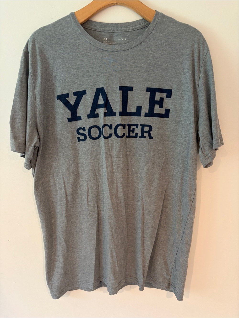 Yale Soccer Men's Gray Crewneck T-Shirt Size Large